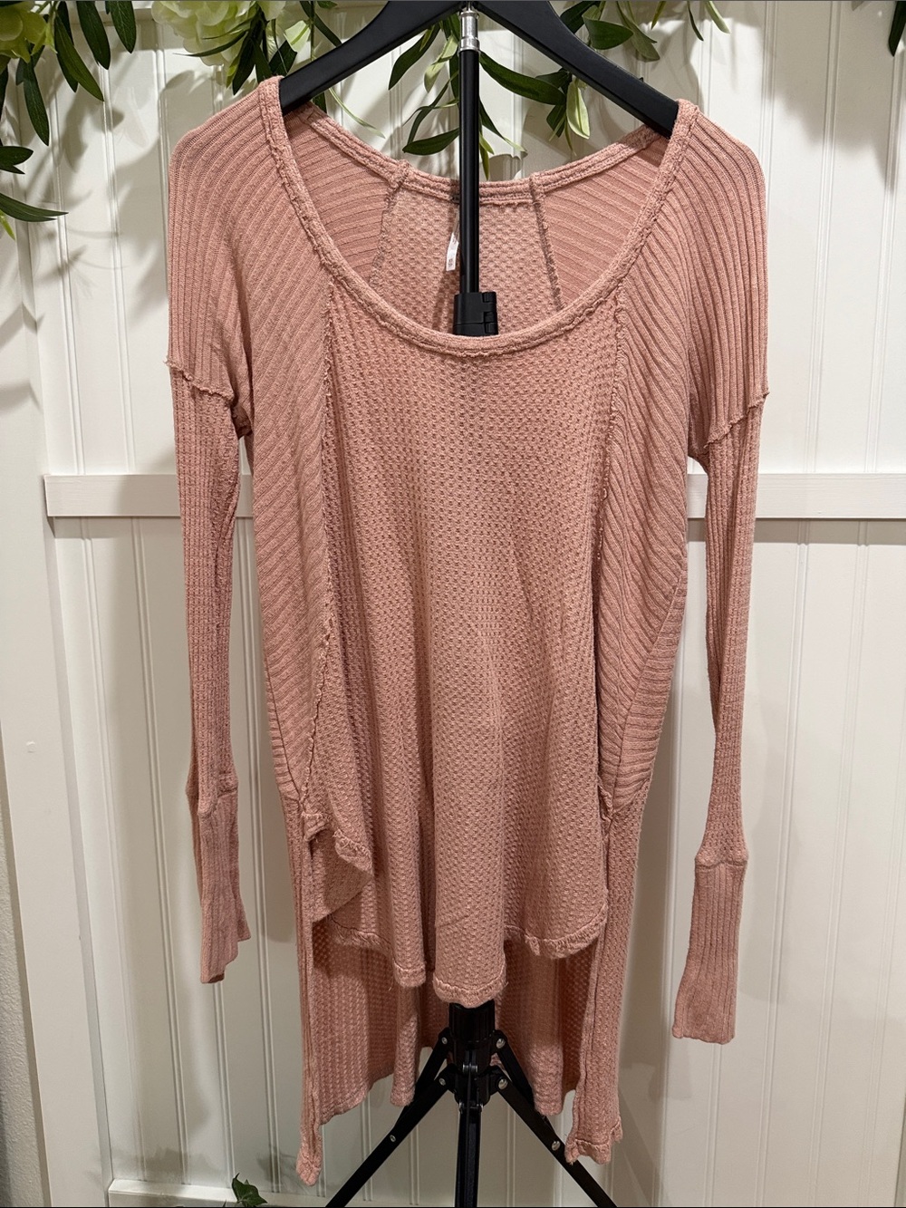 #1037 FREE PEOPLE Blush Ribbed Waffle Long-Sleeve Hi-Low Tunic Raw Hem